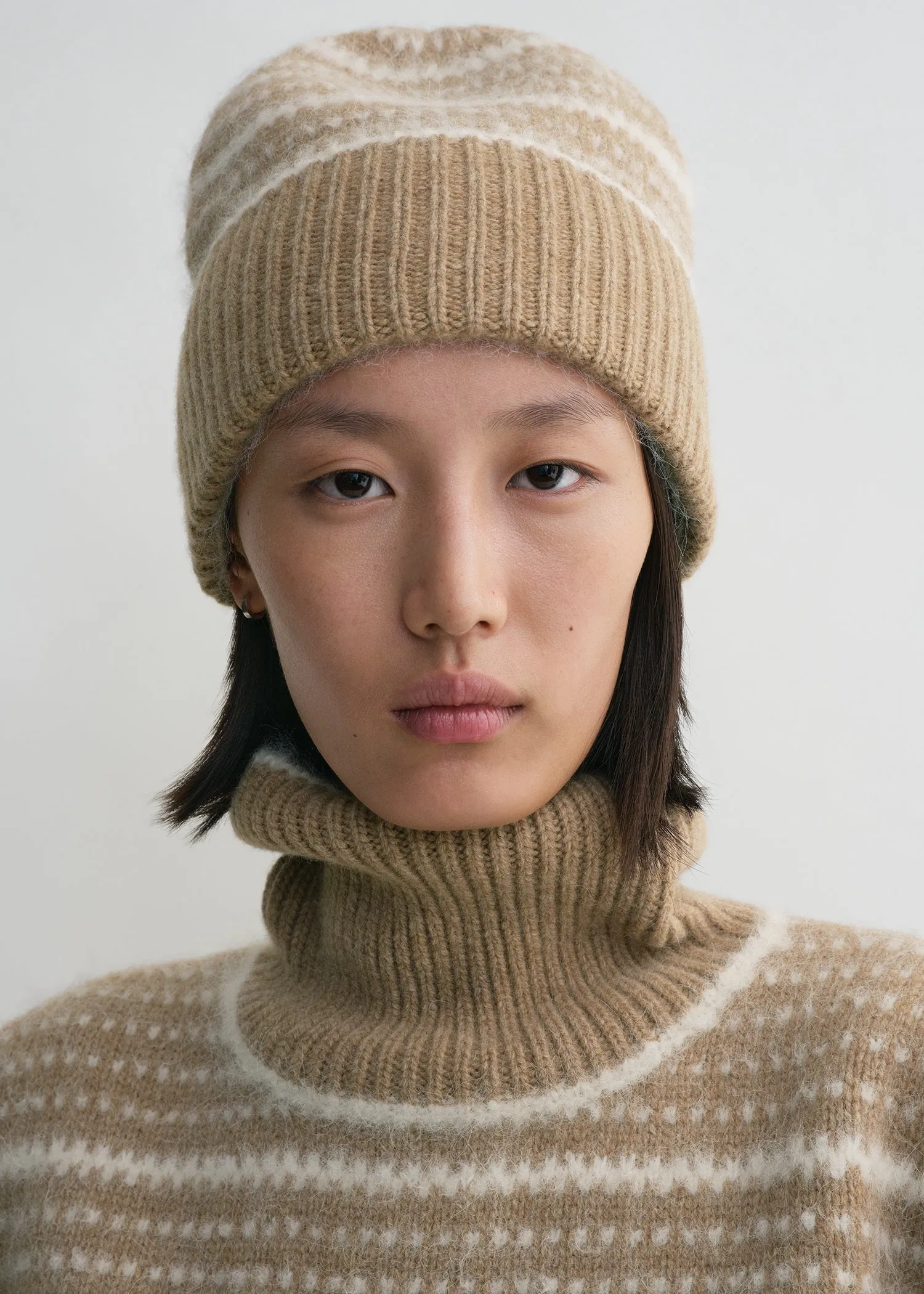 Contrast-edge beanie soft camel